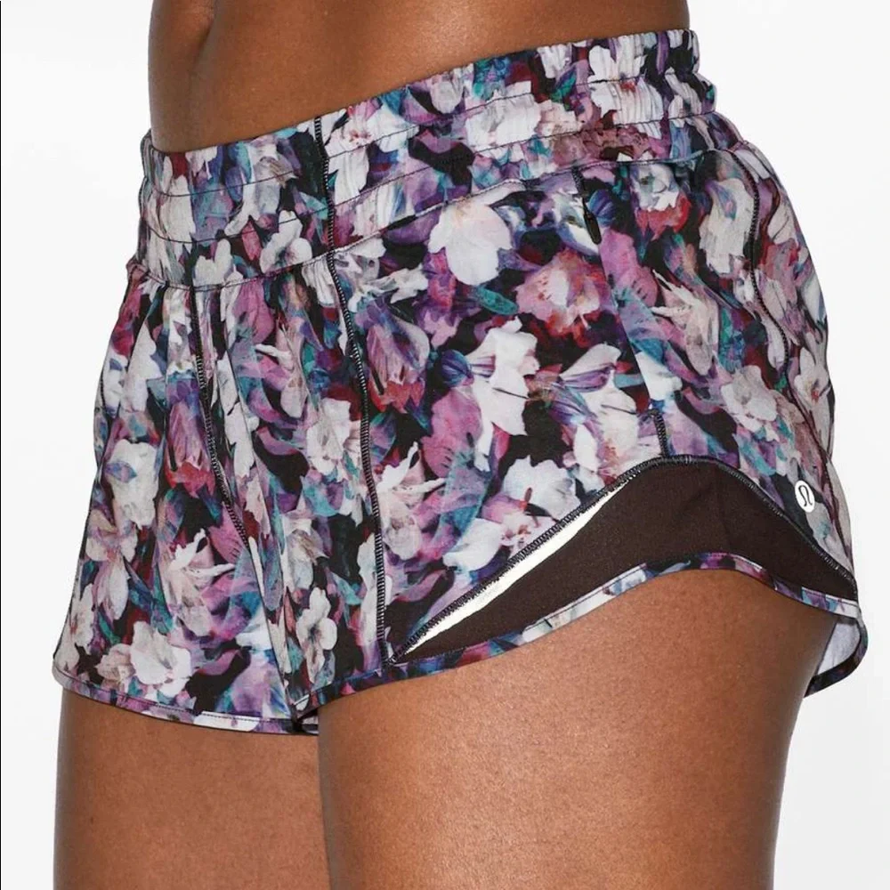 Lululemon Hotty hot short 2 2.5” - Picture 9 of 12
